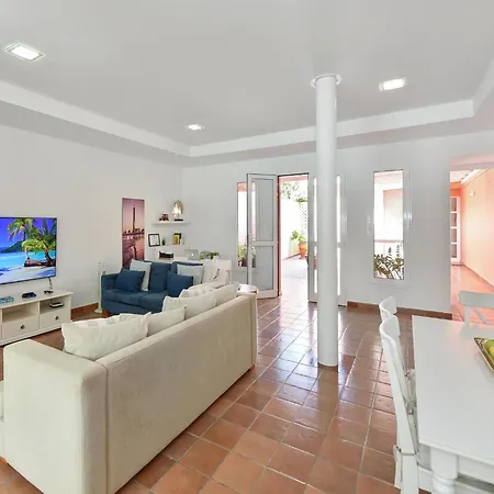 Maspalomas Lux Luxury Retreat In Gran Canaria Private Heated Pool Wonderdul Terrace Area With Dining Area And Bbq Minutes From Popular, Βίλα